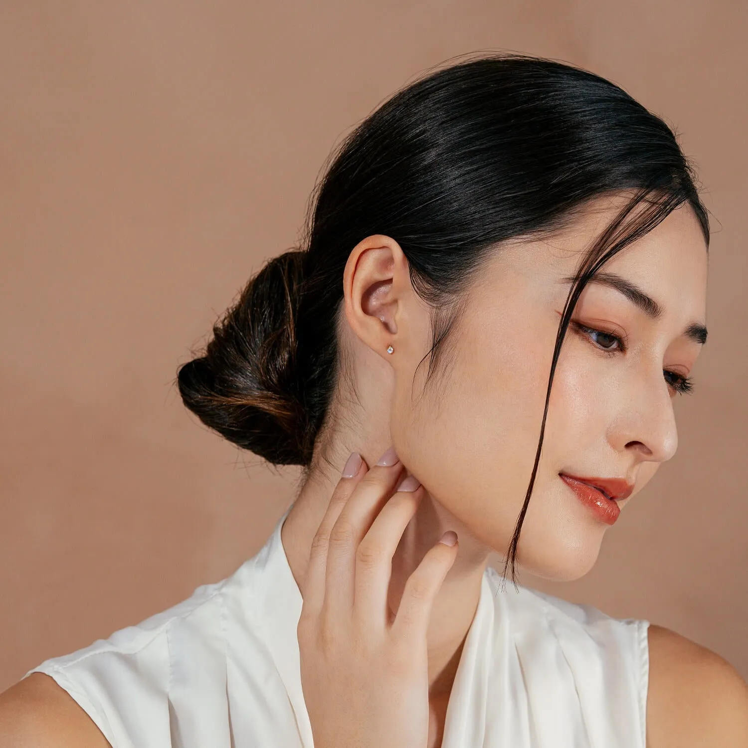 10k Gold Mary Studs