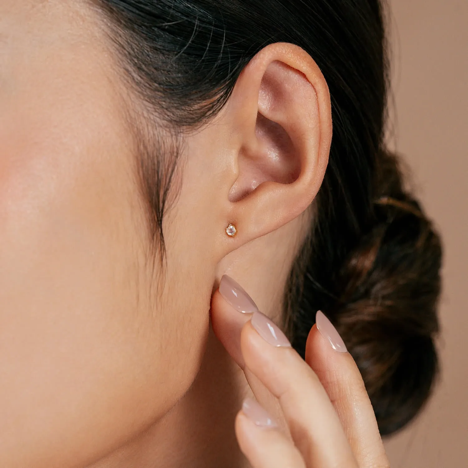 10k Gold Mary Studs