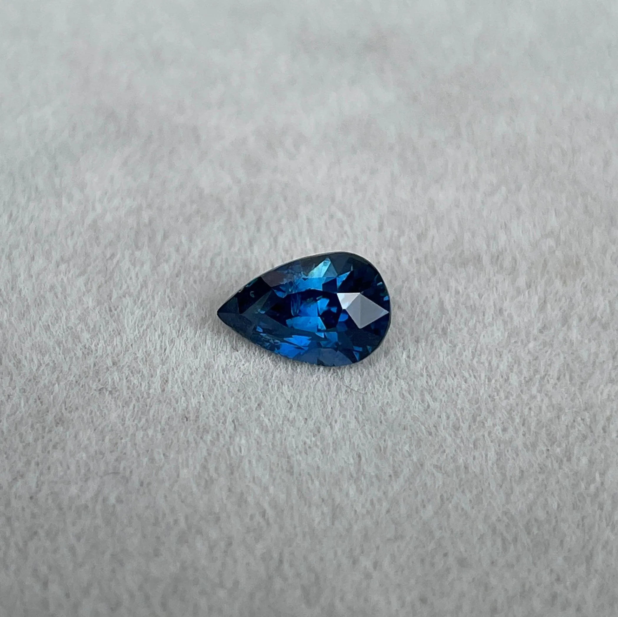 1.34 Carats Natural Blue Sapphire, Loose Gemstone for jewelry making