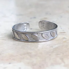 14KT White Gold Leaf Patterned Band Toe Ring