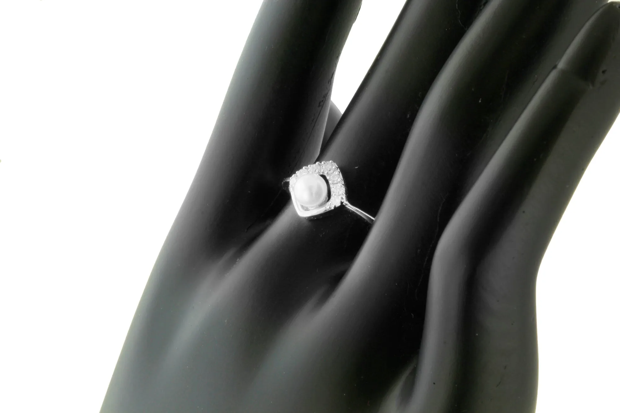 14KW 7D0.10CT,1PL0.45CT,ROMBHUS PEARL/DIAMOND RG (118R402365W14PRL1)