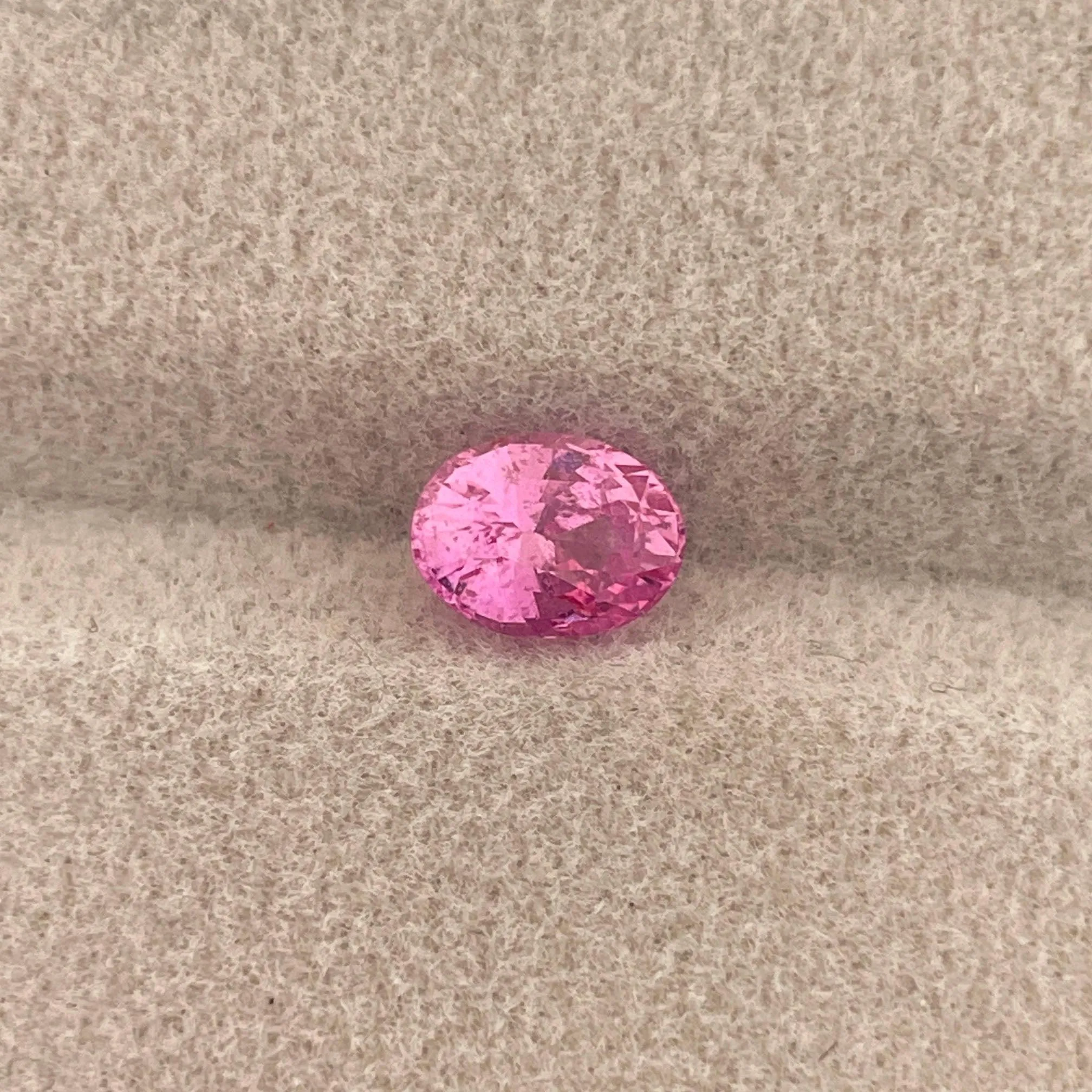 1.50 crt natural Pink Sapphire, Natural Fuchsia Pink Sapphire