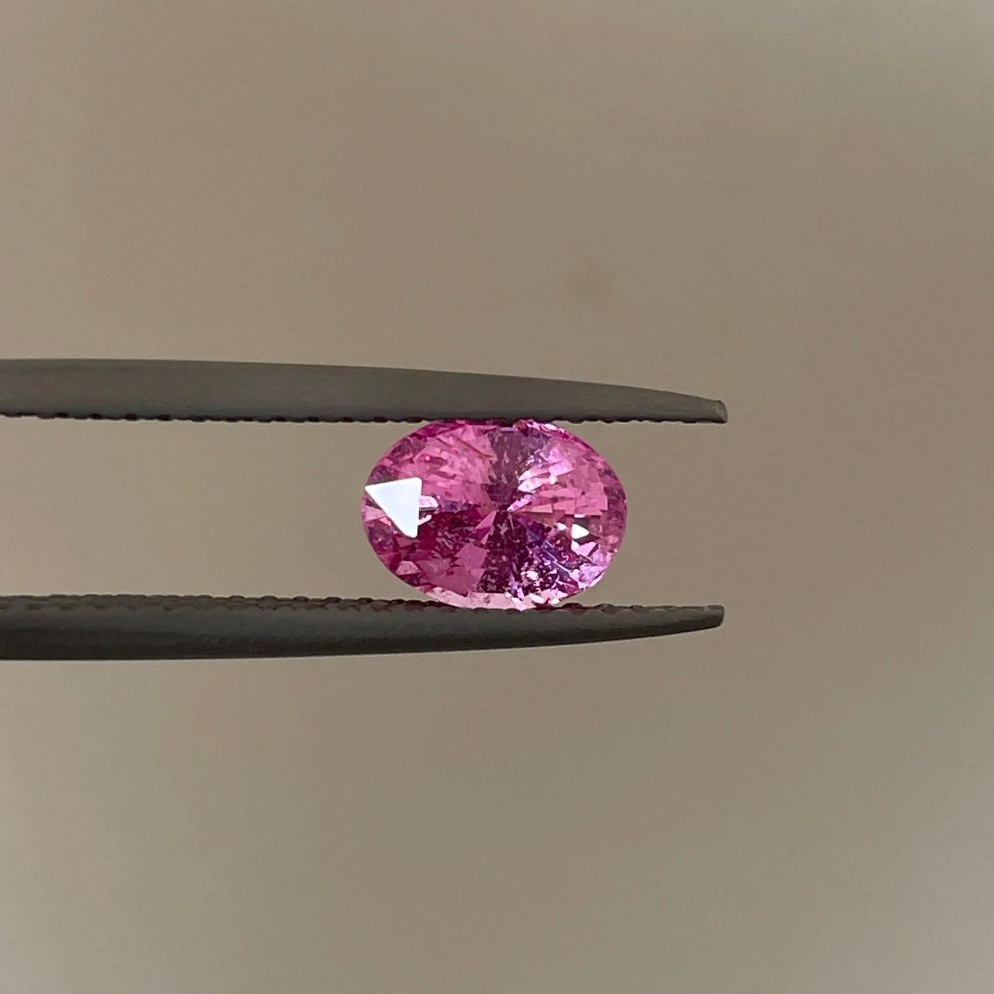 1.50 crt natural Pink Sapphire, Natural Fuchsia Pink Sapphire