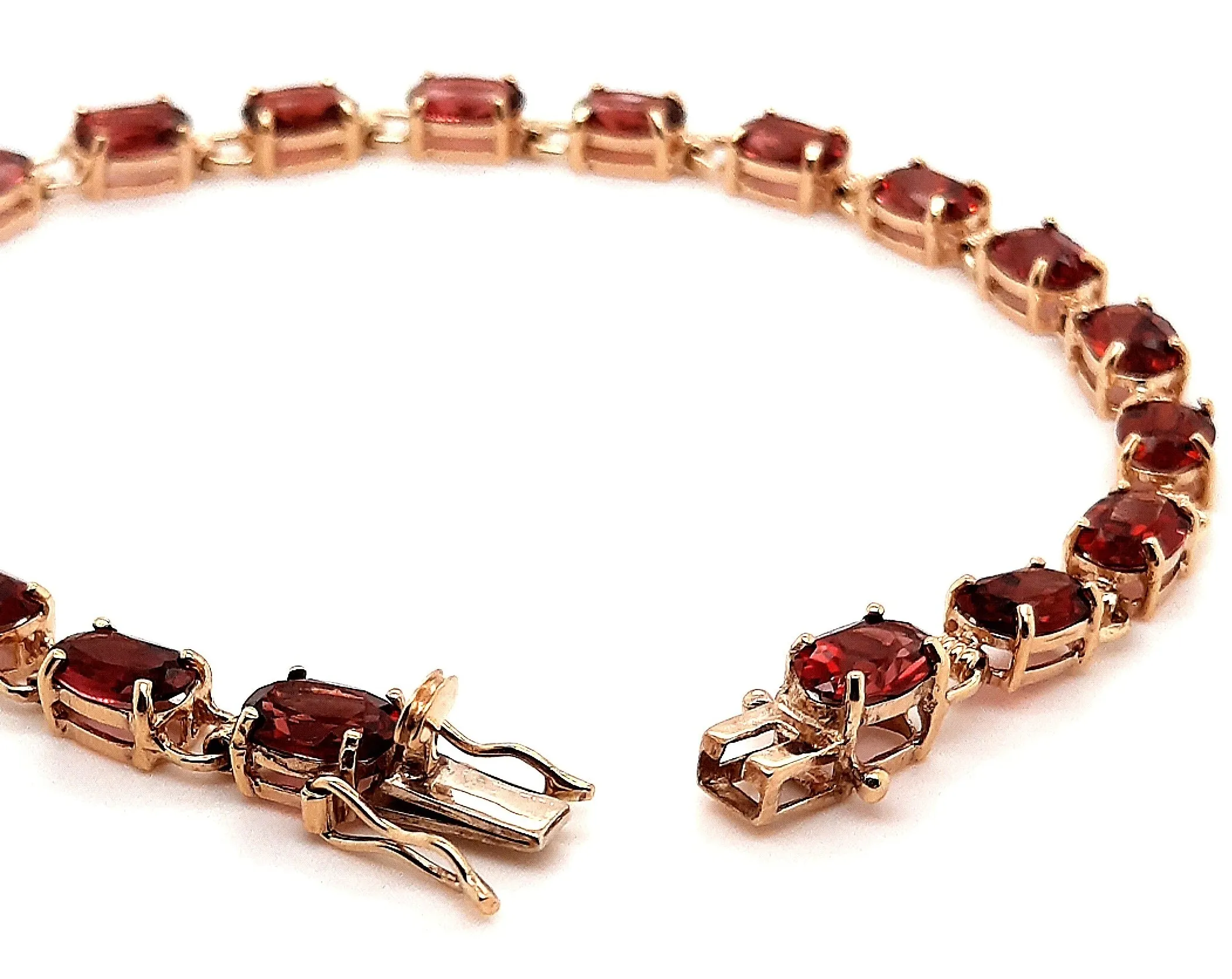 9ct Yellow Gold Garnet Bracelet