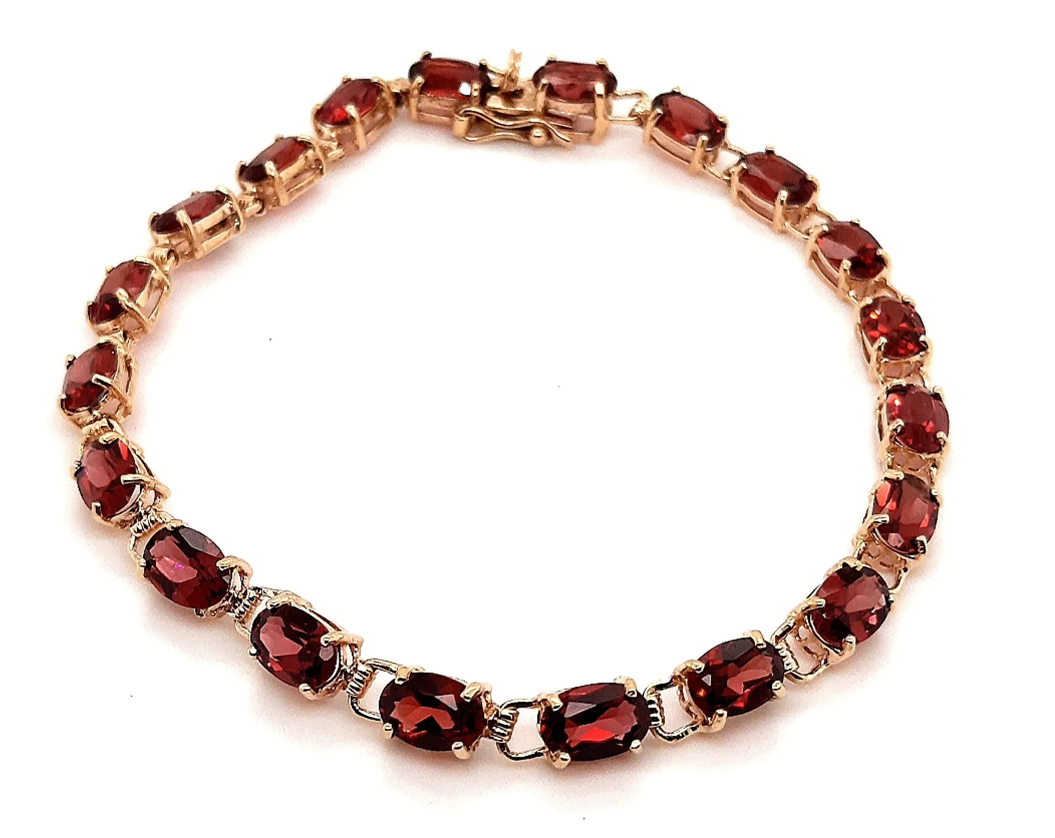 9ct Yellow Gold Garnet Bracelet