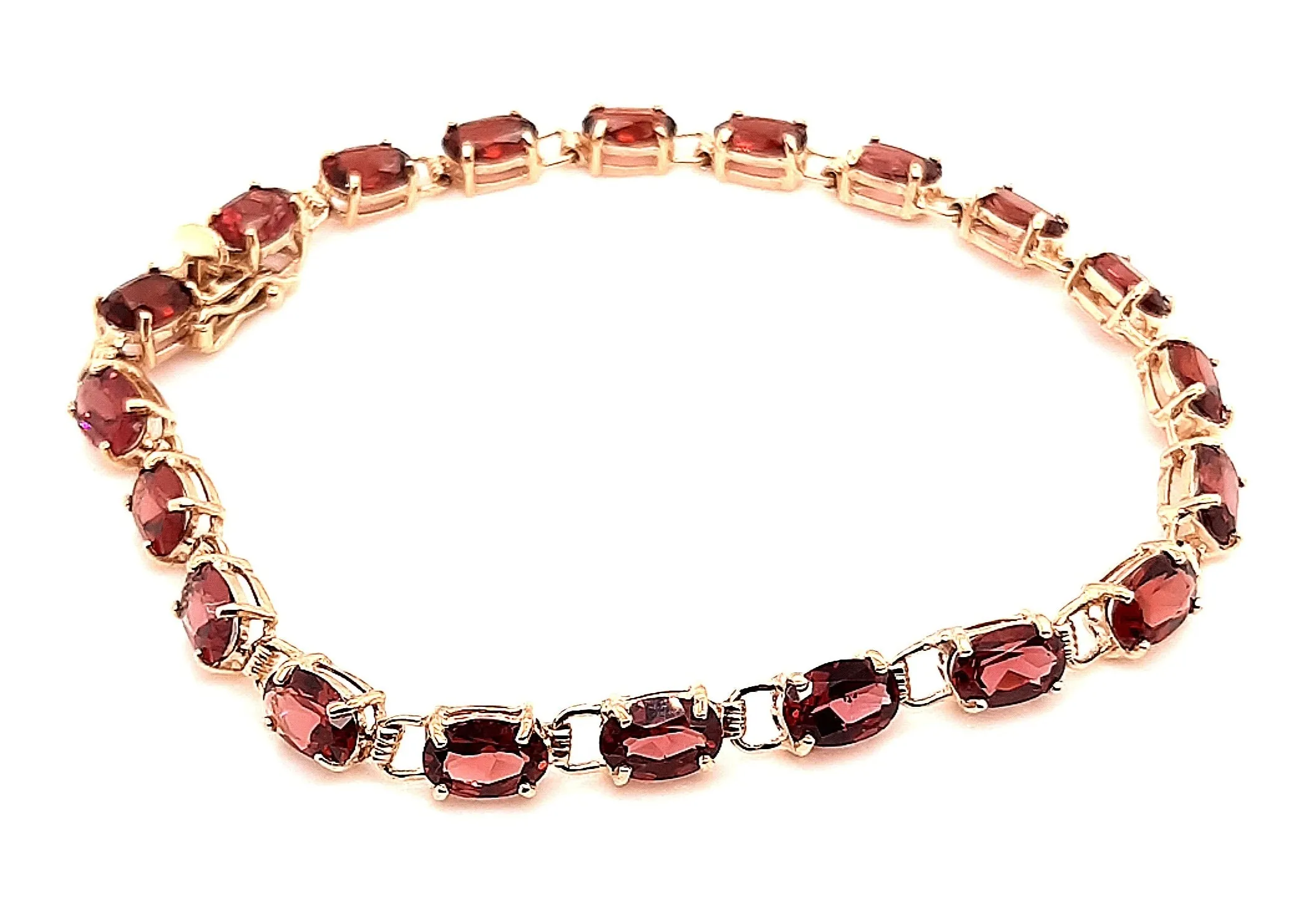 9ct Yellow Gold Garnet Bracelet