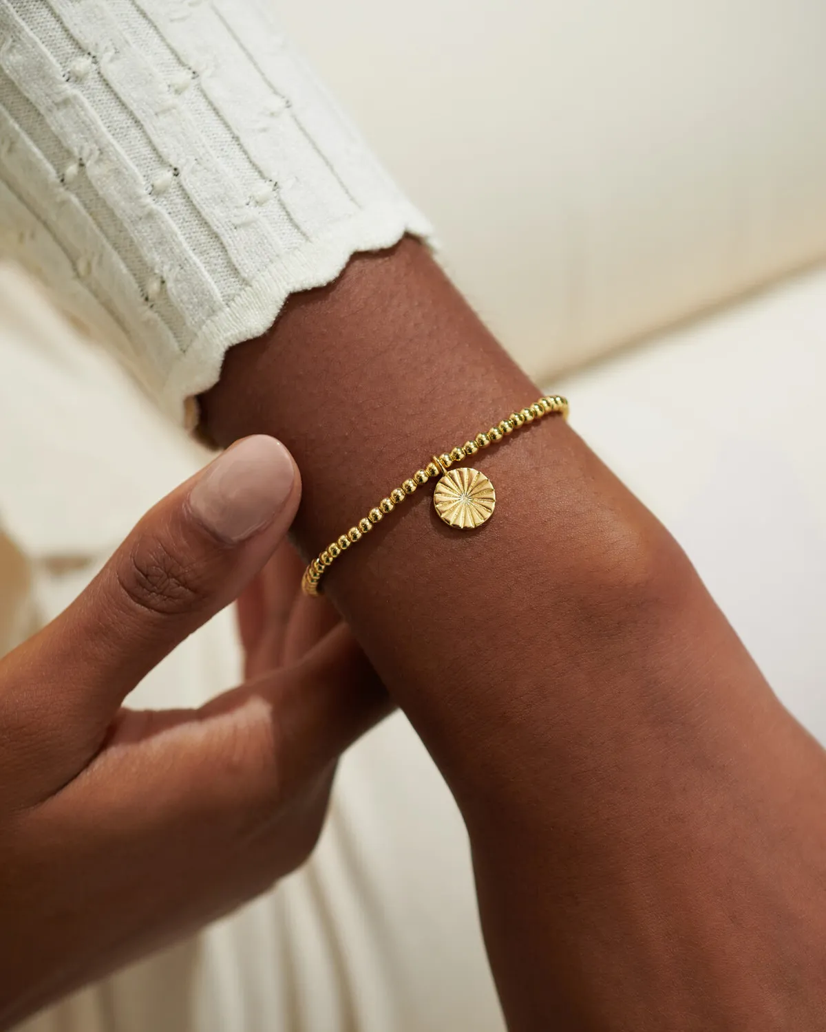A Little 'Amazing Auntie' Bracelet in Gold
