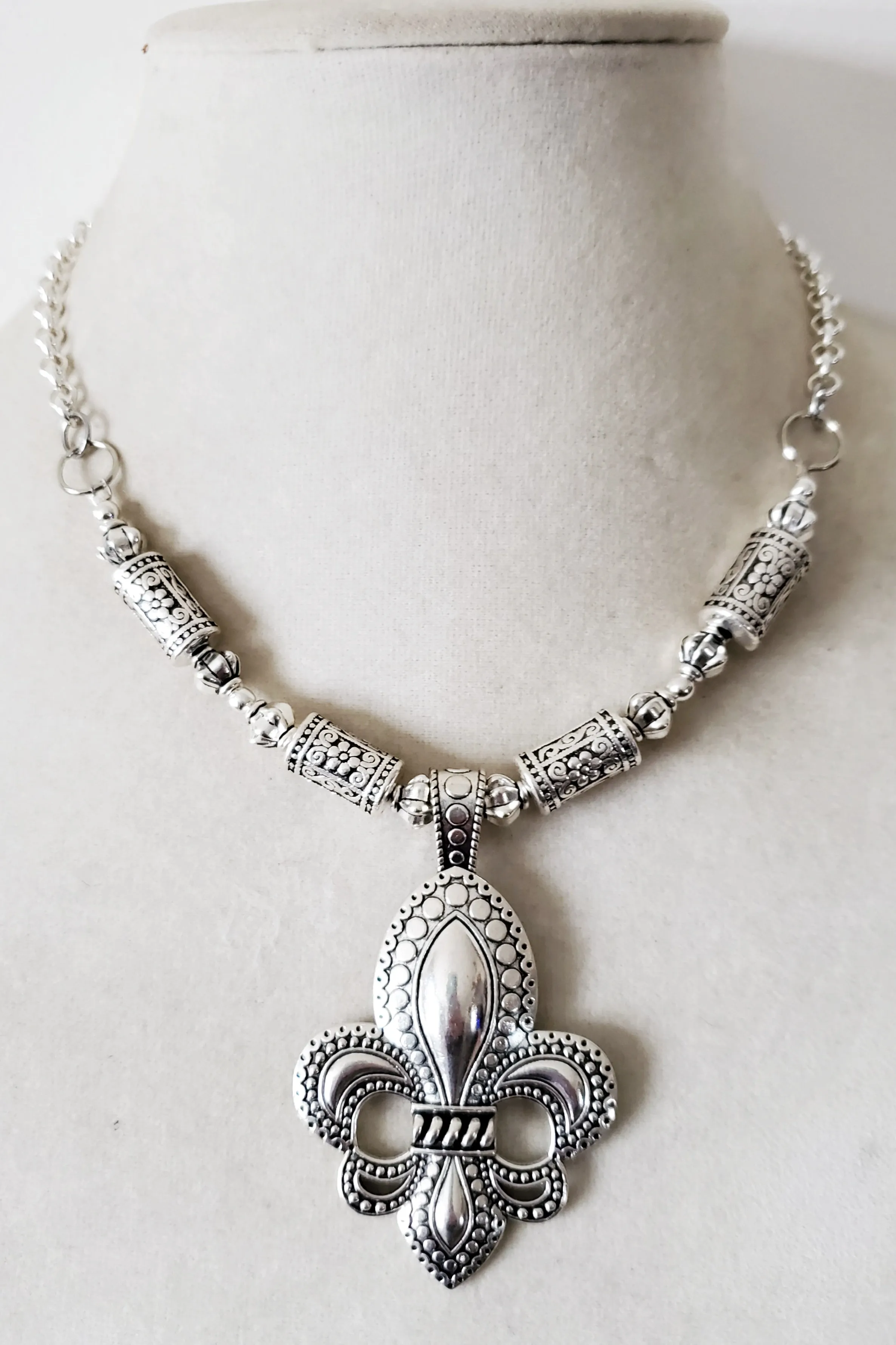 Bold Fleur De Lis Necklace Mardi Gras Jewelry
