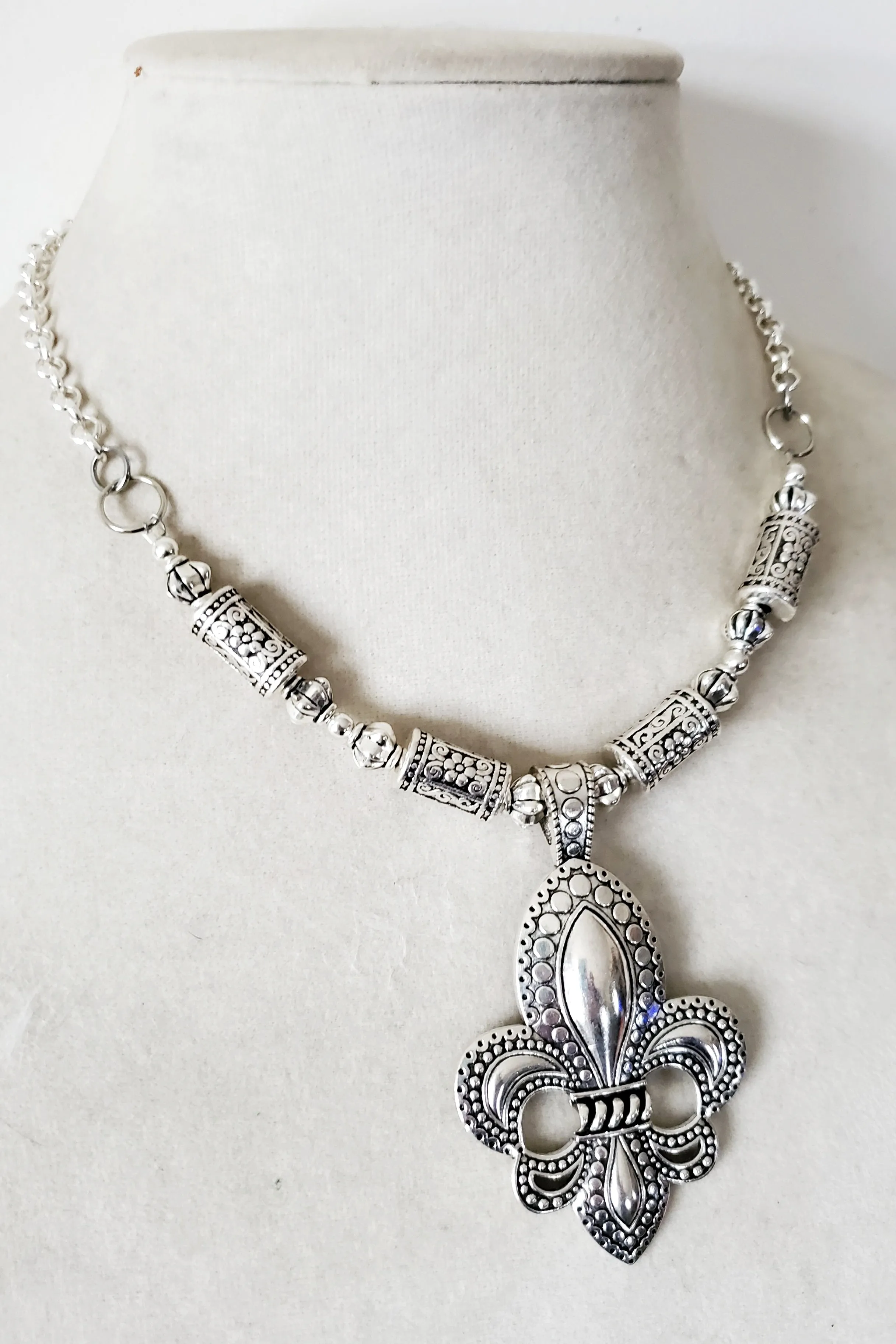 Bold Fleur De Lis Necklace Mardi Gras Jewelry