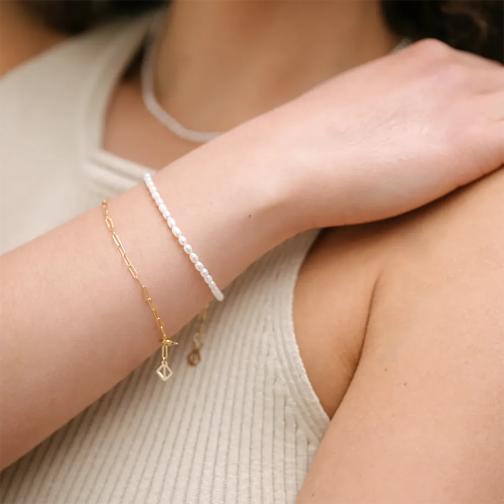 Classic Dainty Pearl Bracelet