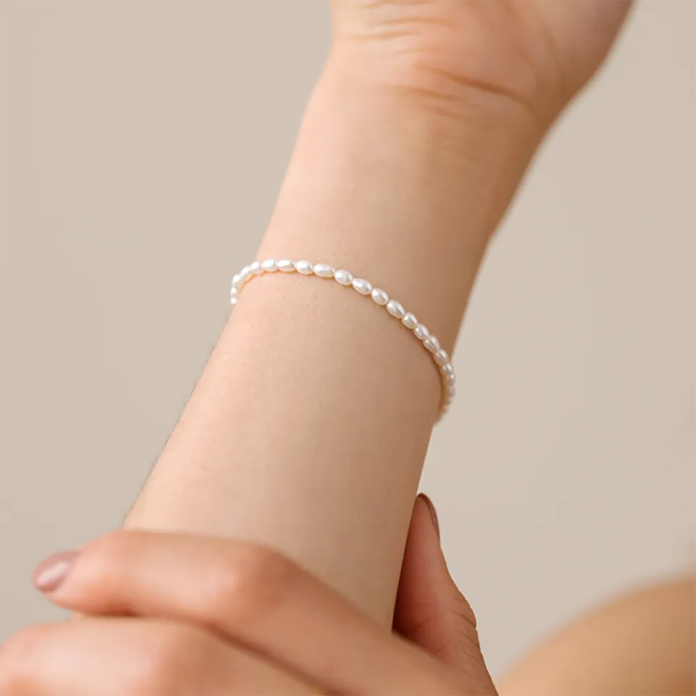 Classic Dainty Pearl Bracelet
