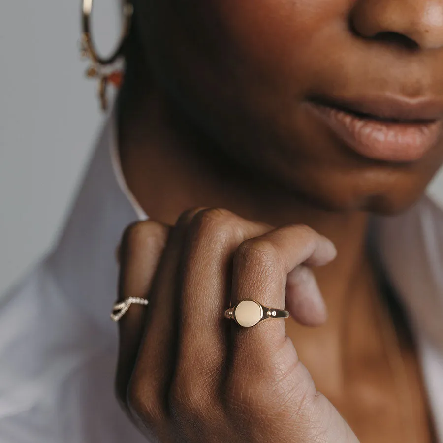 Classic Signet Ring - 14k Yellow Gold
