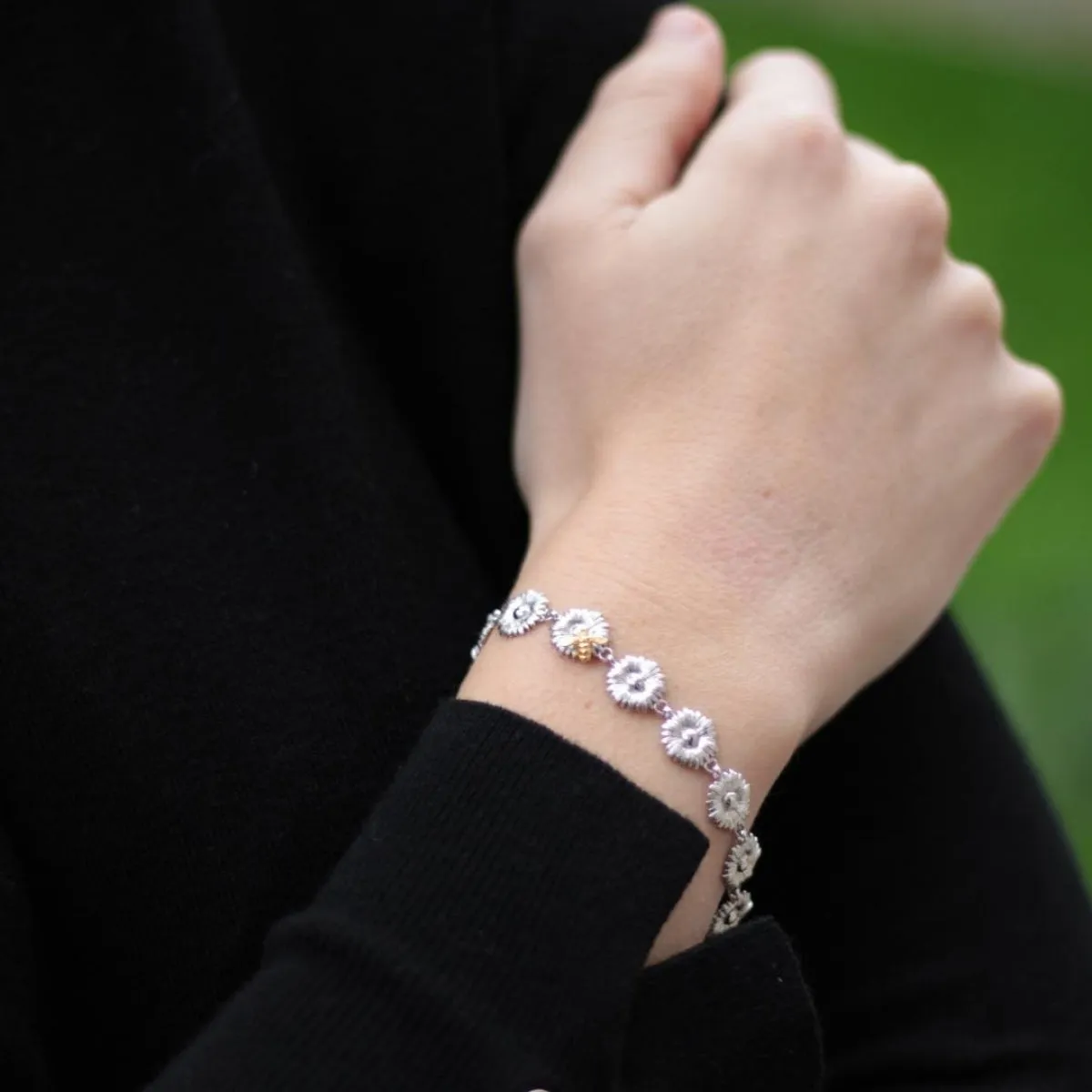 Daisy Chain Bumble Bee Bracelet