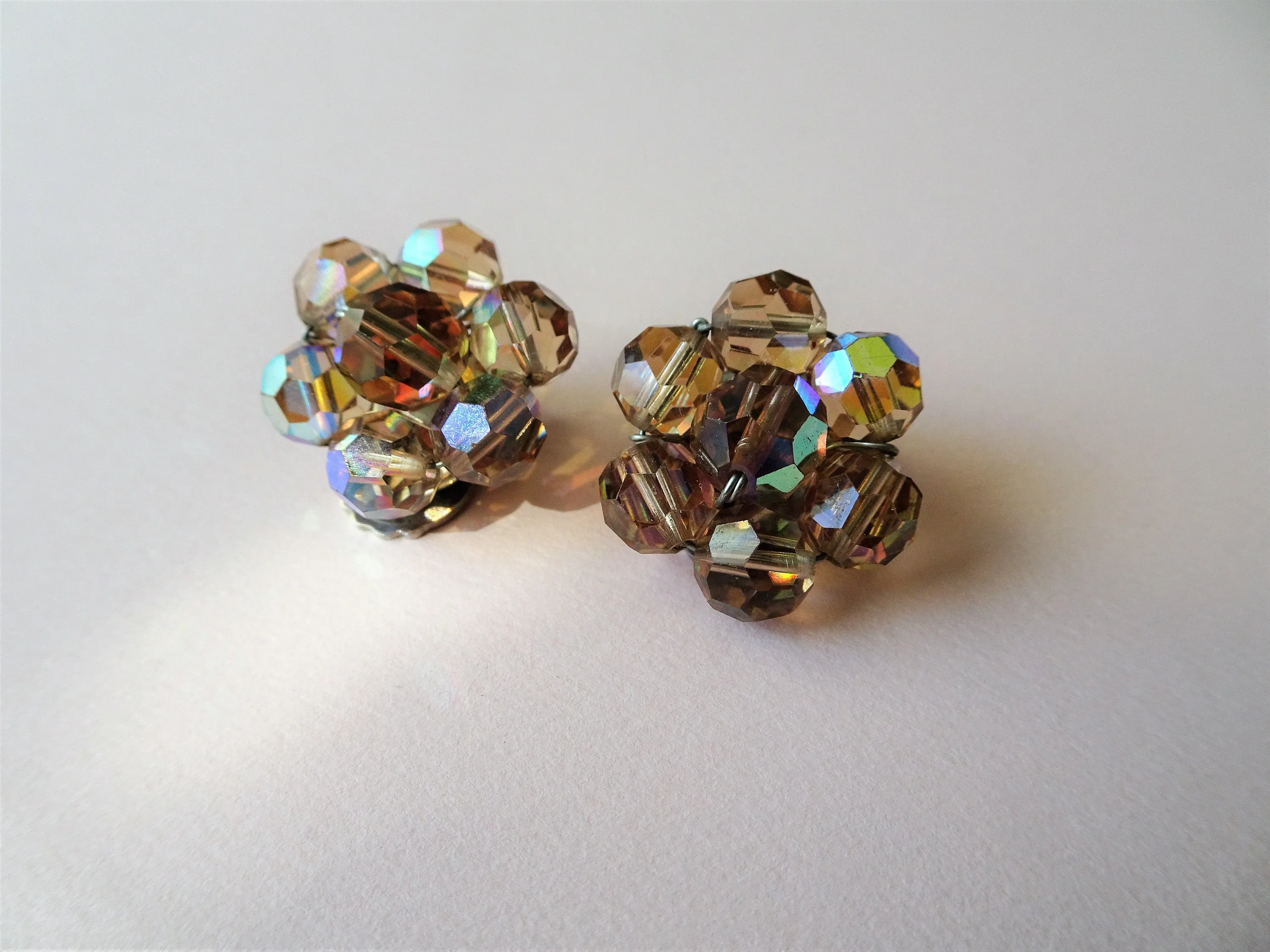 DAZZLING Crystal Glass Earrings,Sparkling Aurora Borealis Topaz Crystals,1950s Clip On Earrings,Mid Century,Collectible Vintage Jewelry