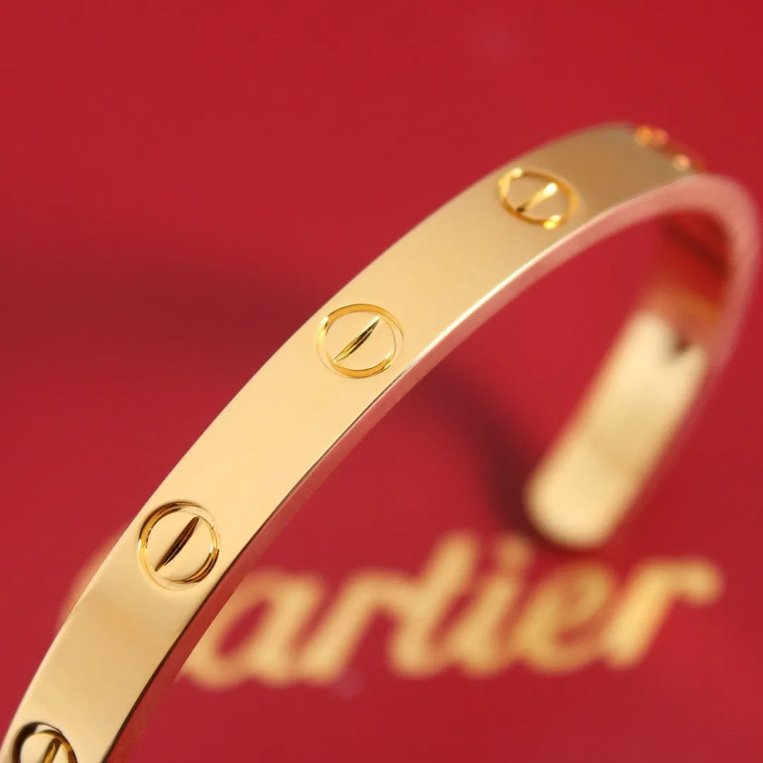 JW821 LOVE Bracelet
