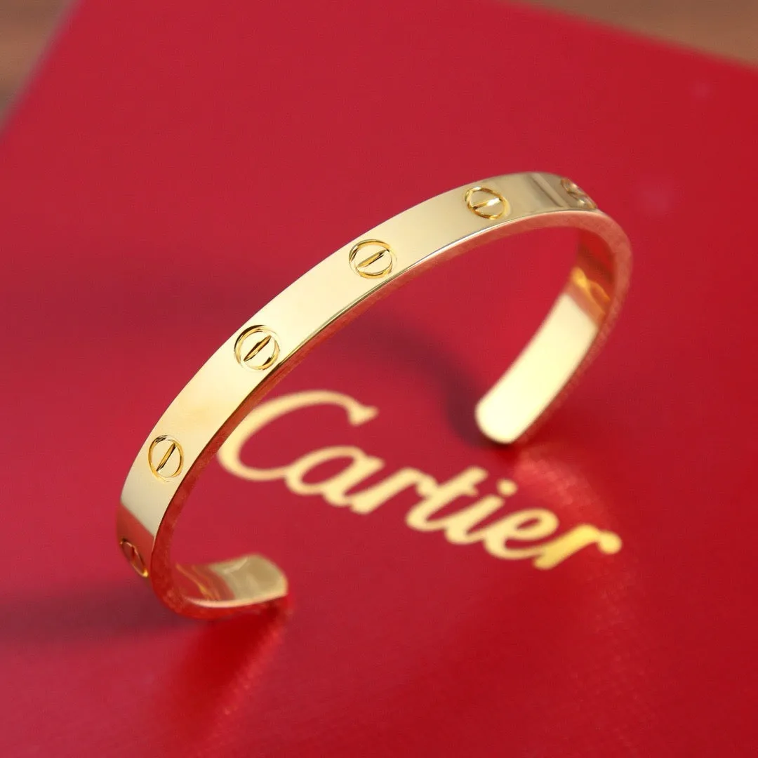 JW821 LOVE Bracelet