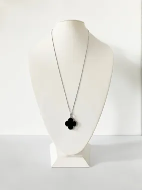 Large Onyx Quatrefoil Motif Pendant in Silver