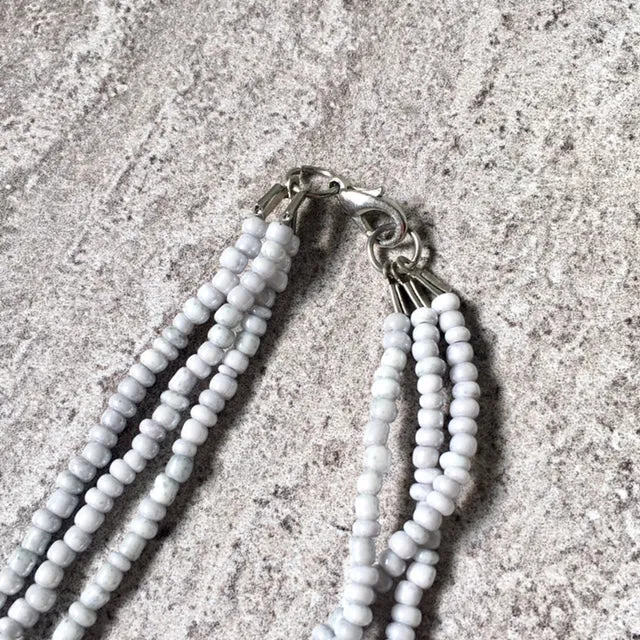LONG BEADED PEARL CORSAGE MULTI-LAYER NECKLACE - SILVER GREY