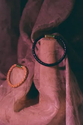 MAGNET ROPE CUFF