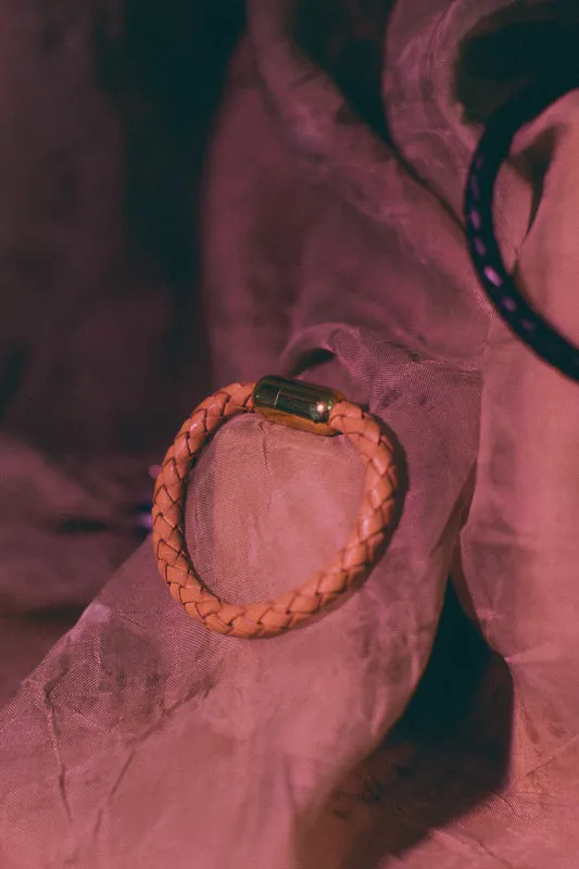 MAGNET ROPE CUFF