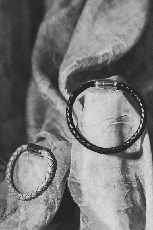 MAGNET ROPE CUFF