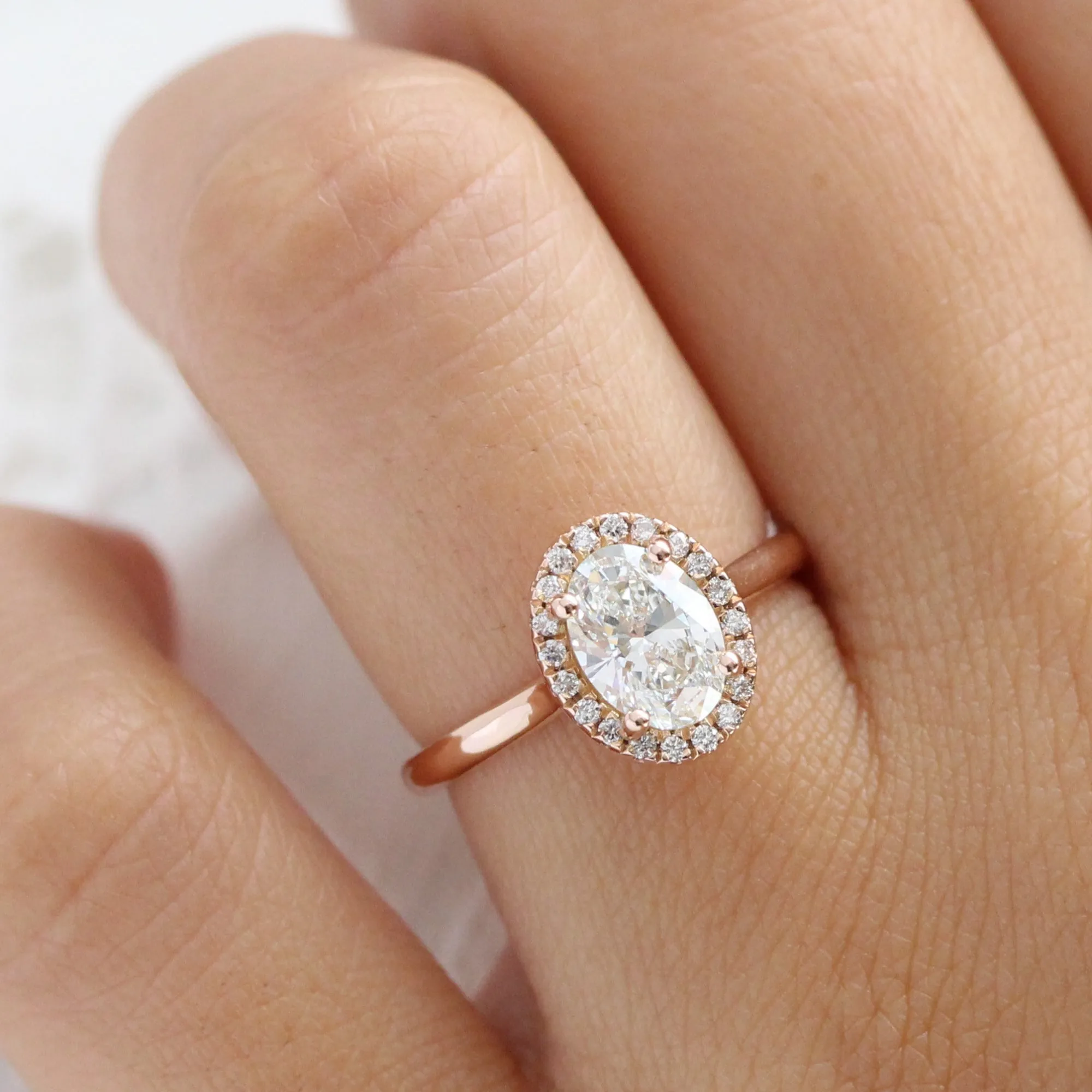 Oval Lab Diamond Ring Plain Band w/ Natural Diamonds in Luna Halo Ring