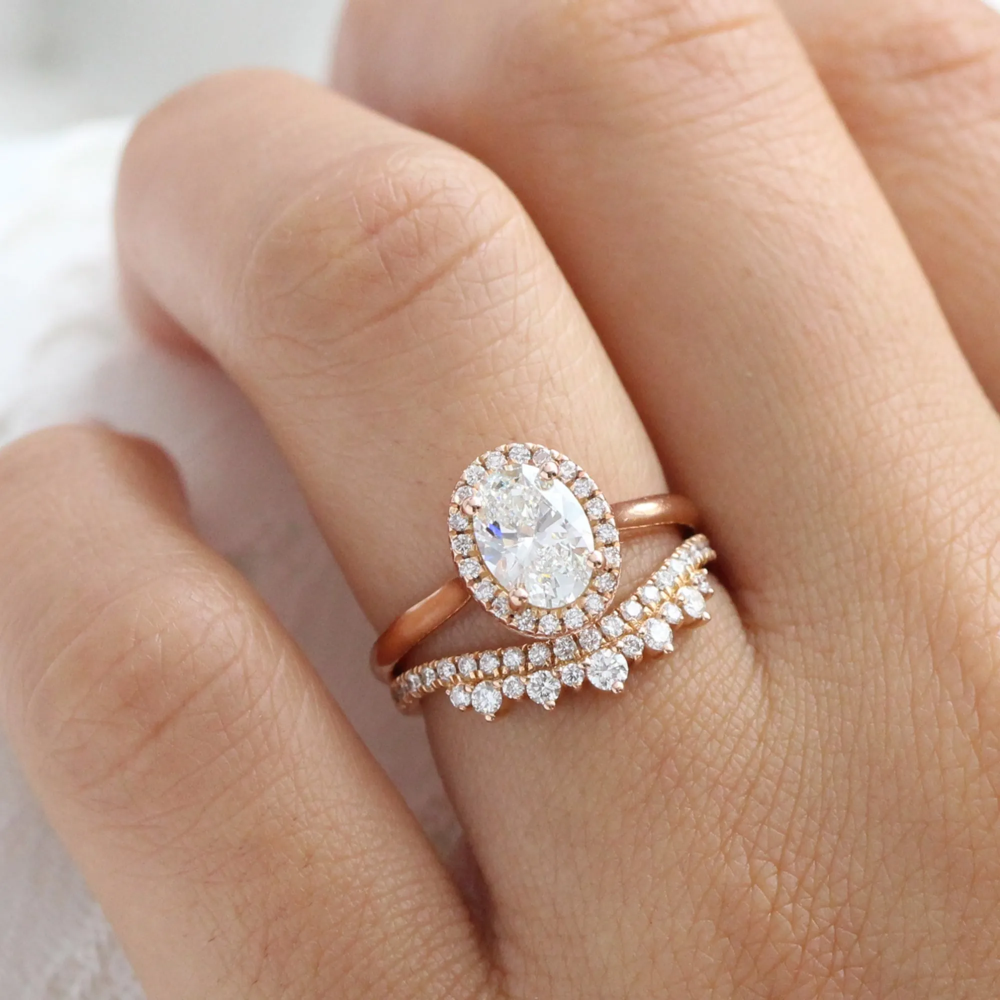 Oval Lab Diamond Ring Plain Band w/ Natural Diamonds in Luna Halo Ring