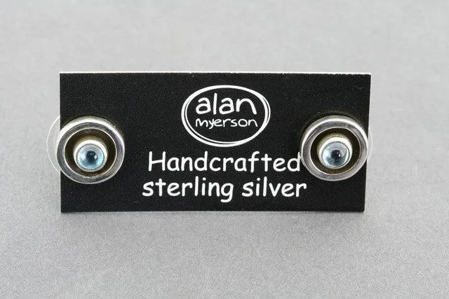 oxidized blue topaz stud - 4mm