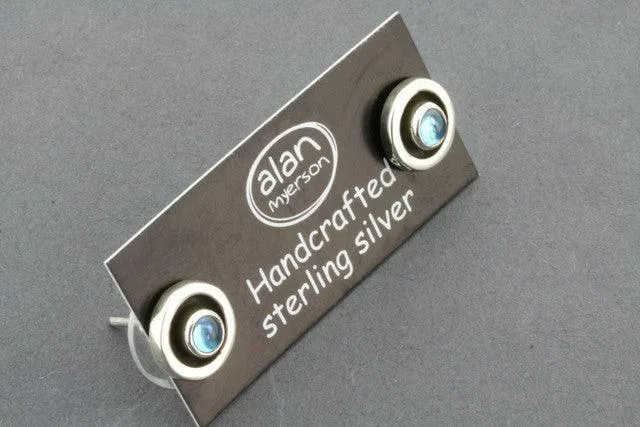 oxidized blue topaz stud - 4mm