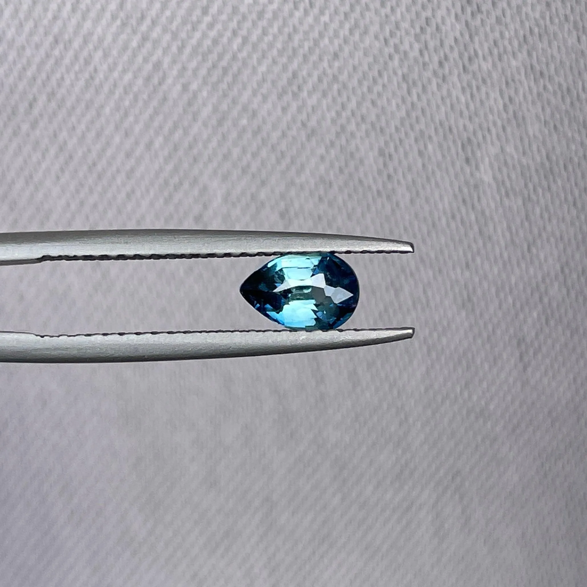 Pear Cut Teal Sapphire Loose Gemstone. 0.71 crt. 6.30 x 4.40 x 3.30mm