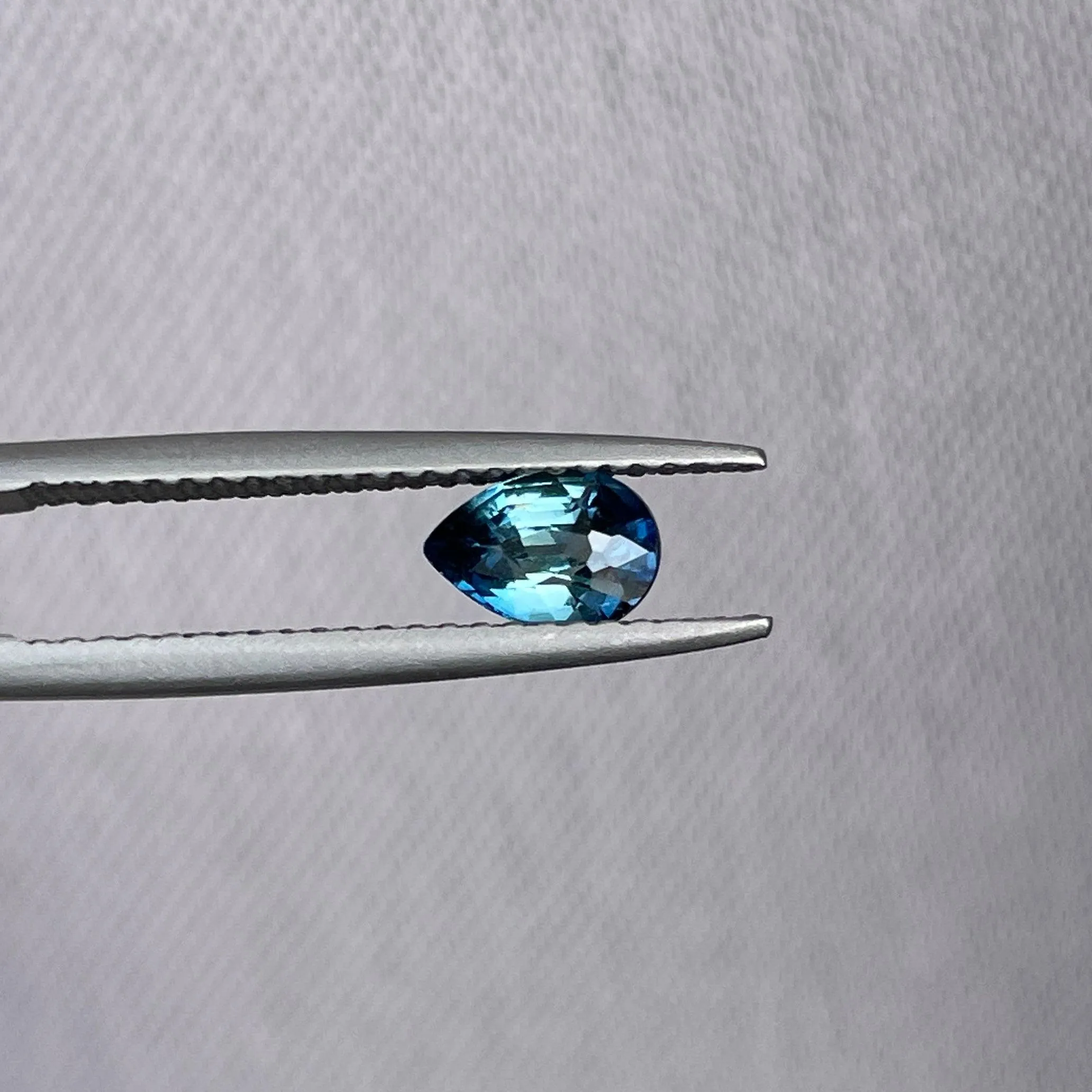 Pear Cut Teal Sapphire Loose Gemstone. 0.71 crt. 6.30 x 4.40 x 3.30mm