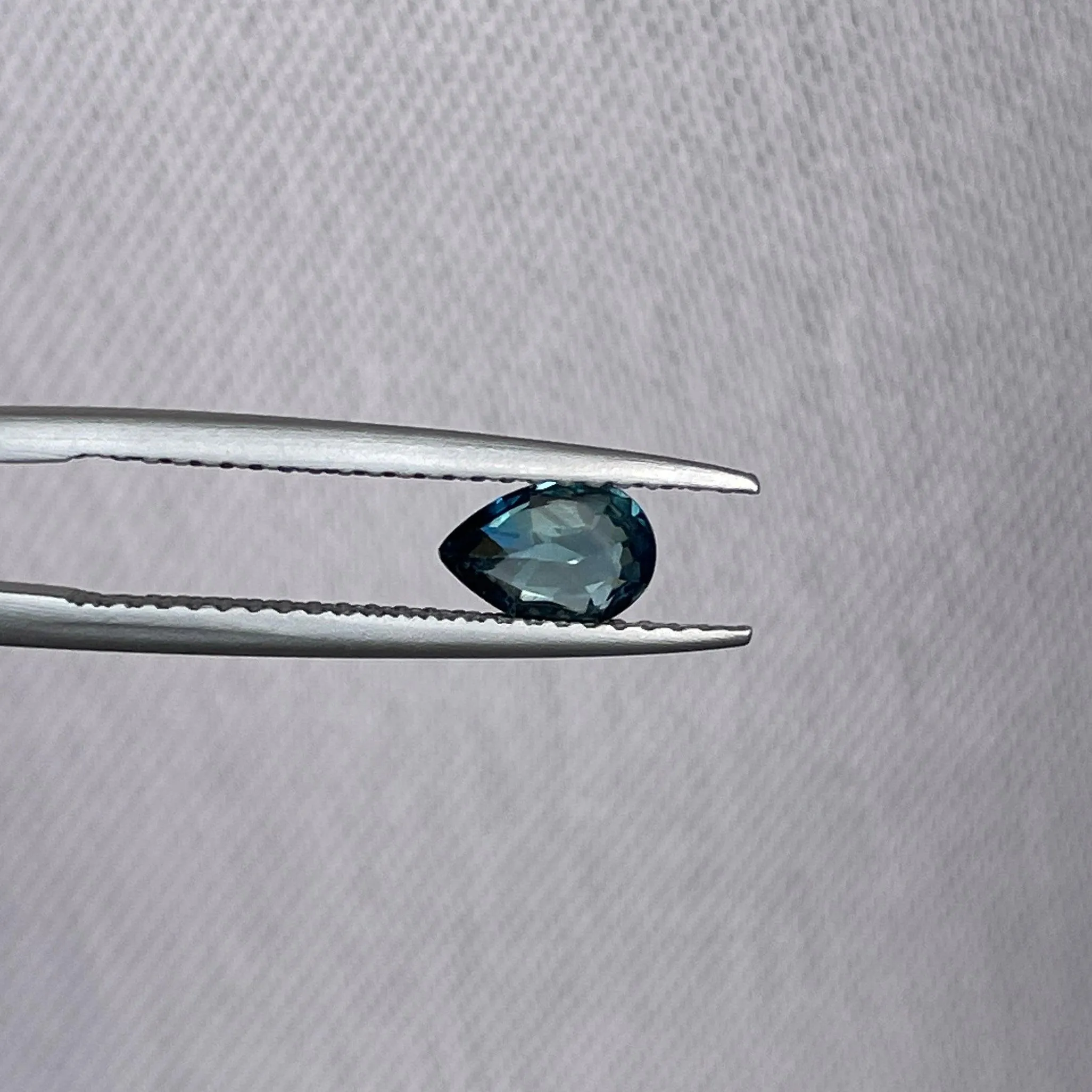 Pear Cut Teal Sapphire Loose Gemstone. 0.71 crt. 6.30 x 4.40 x 3.30mm