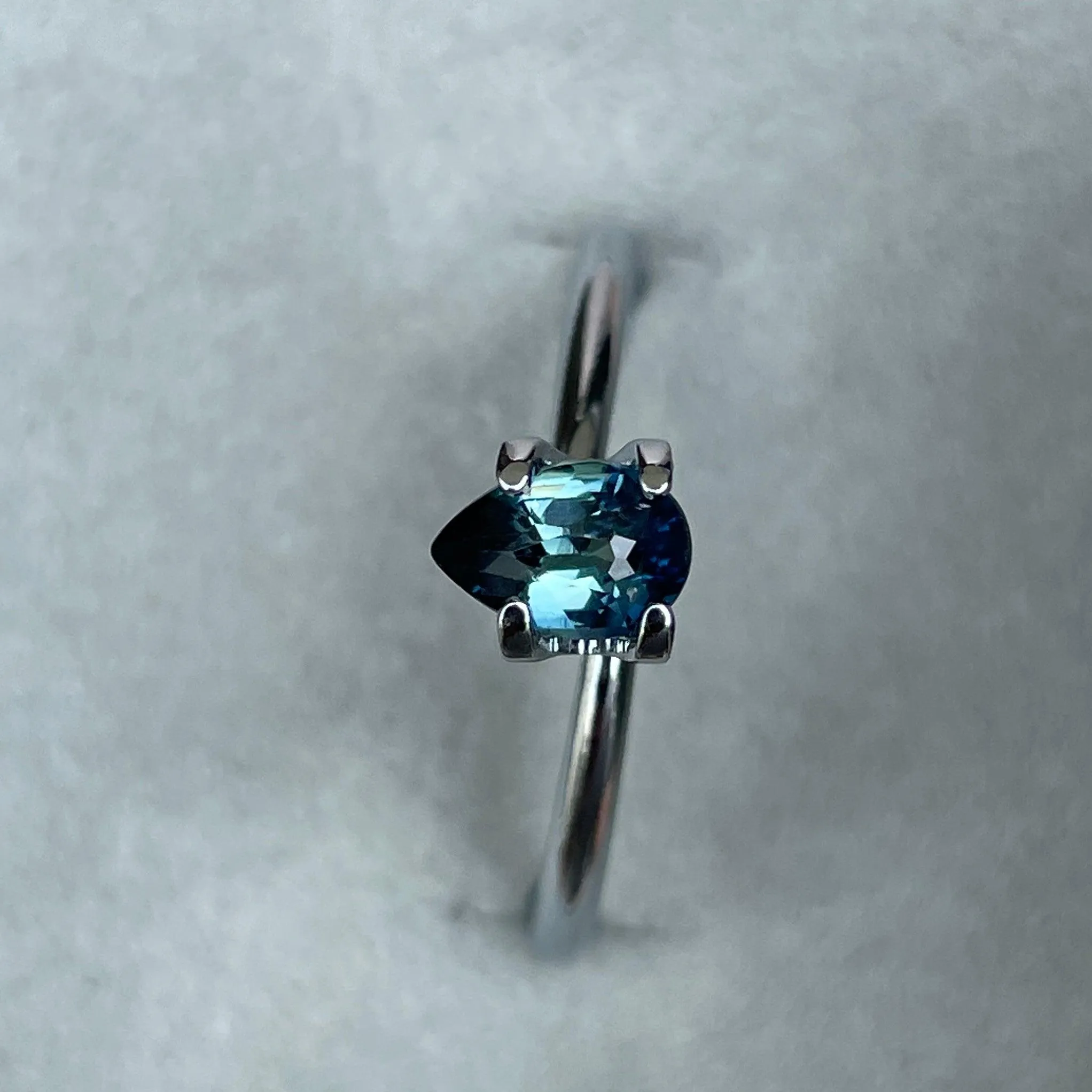 Pear Cut Teal Sapphire Loose Gemstone. 0.71 crt. 6.30 x 4.40 x 3.30mm
