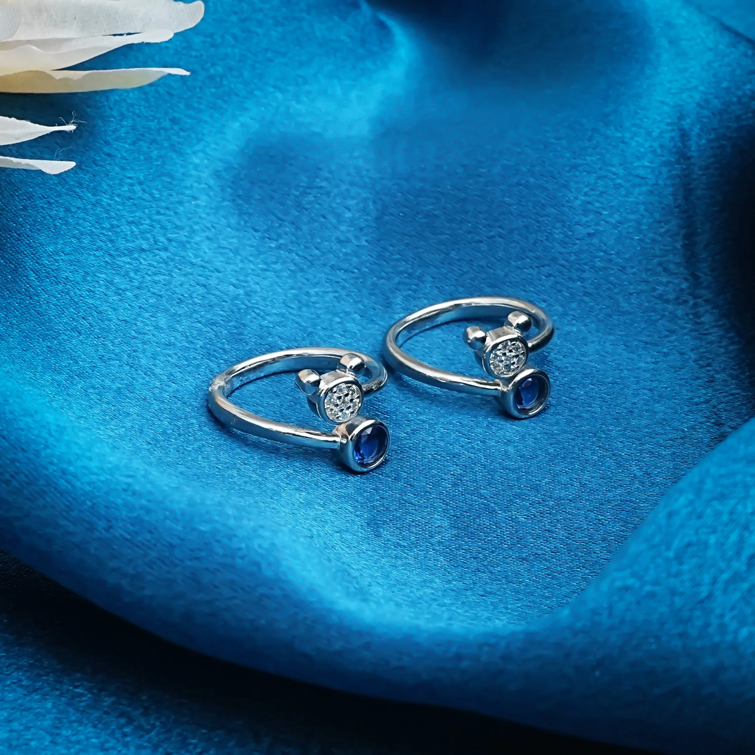 Round Blue and White Gemstone Silver Toe Ring