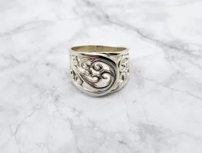 Sterling Carved Curl Overlap Ring