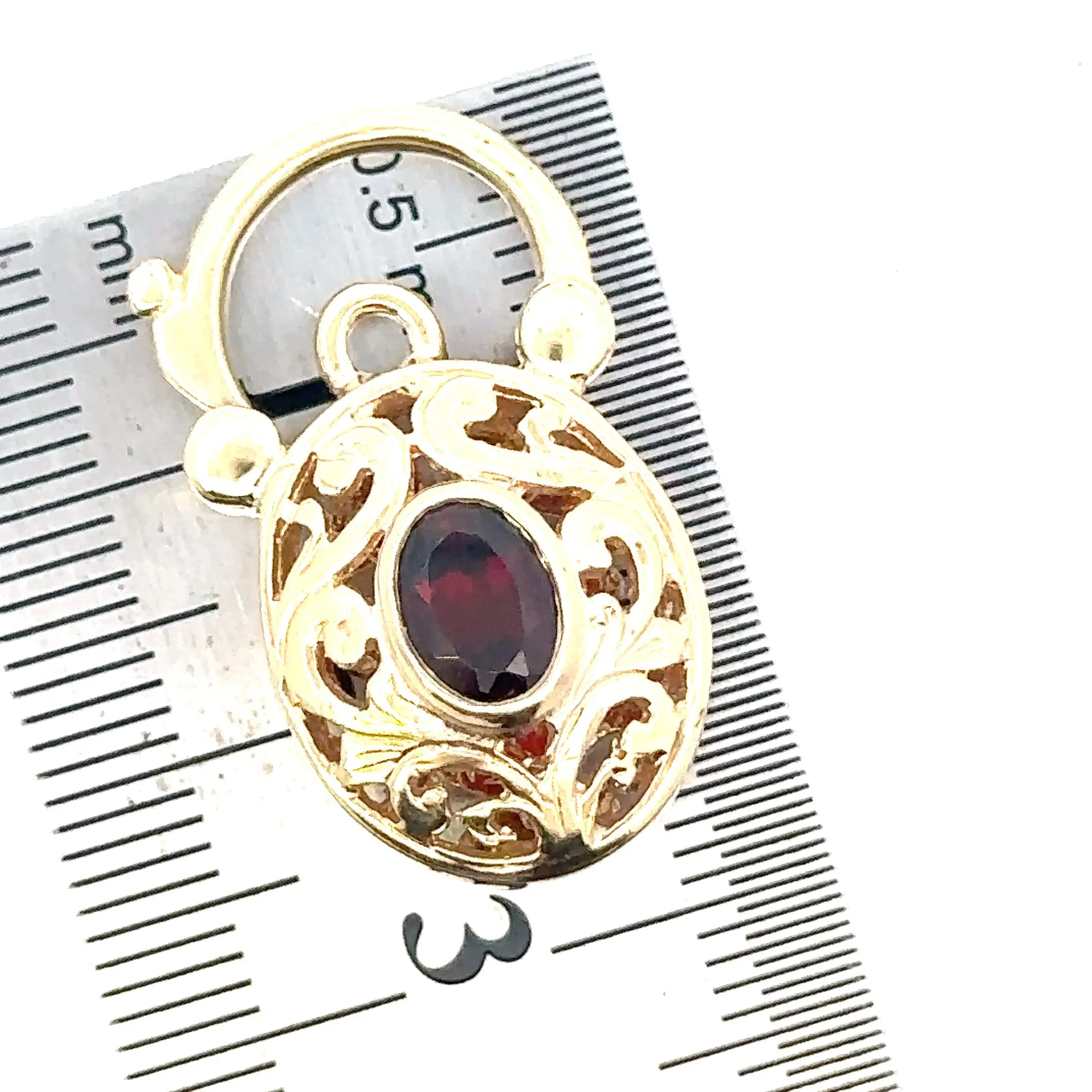 Stunning 9CT Yellow Gold Single Stone Garnet Padlock Pendant