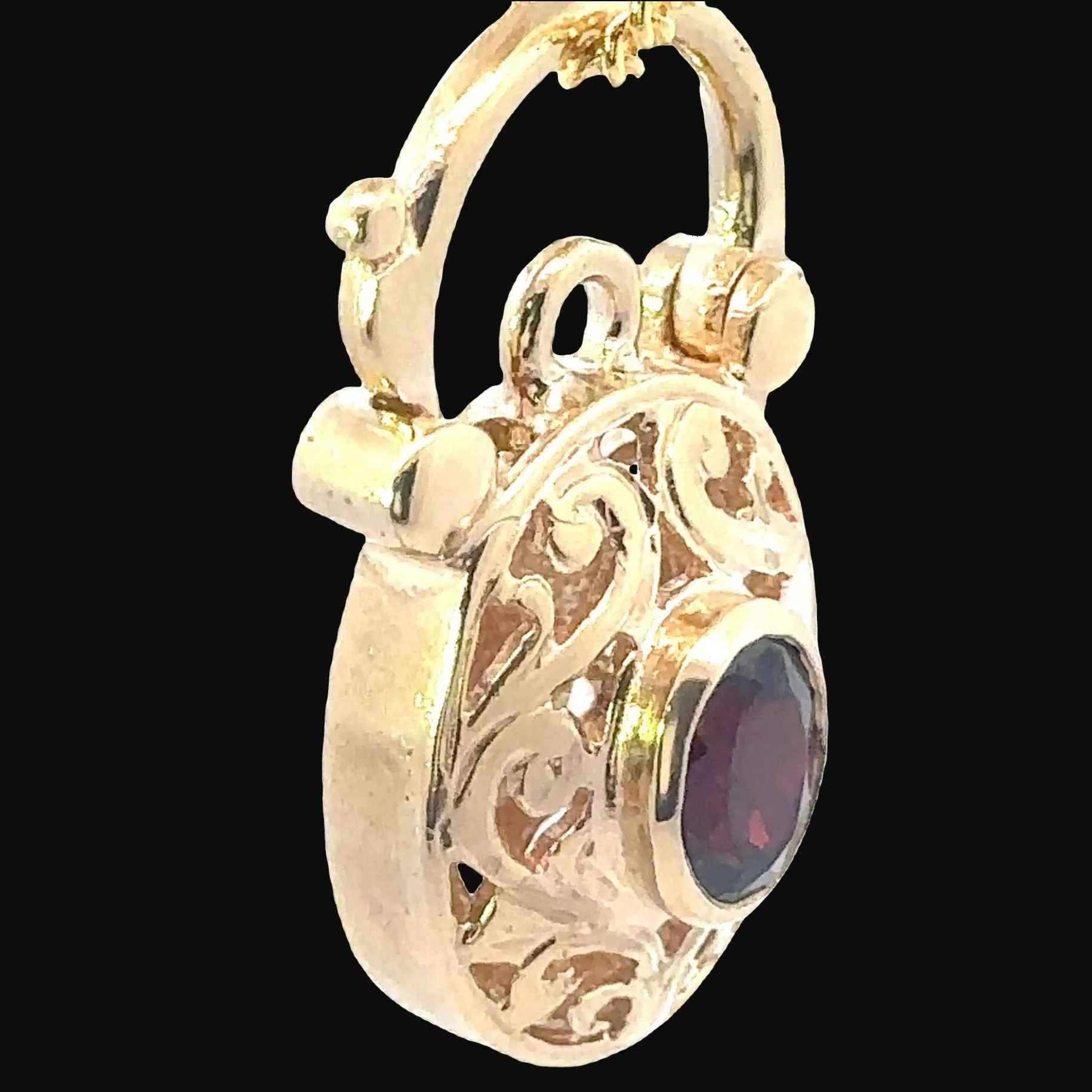 Stunning 9CT Yellow Gold Single Stone Garnet Padlock Pendant