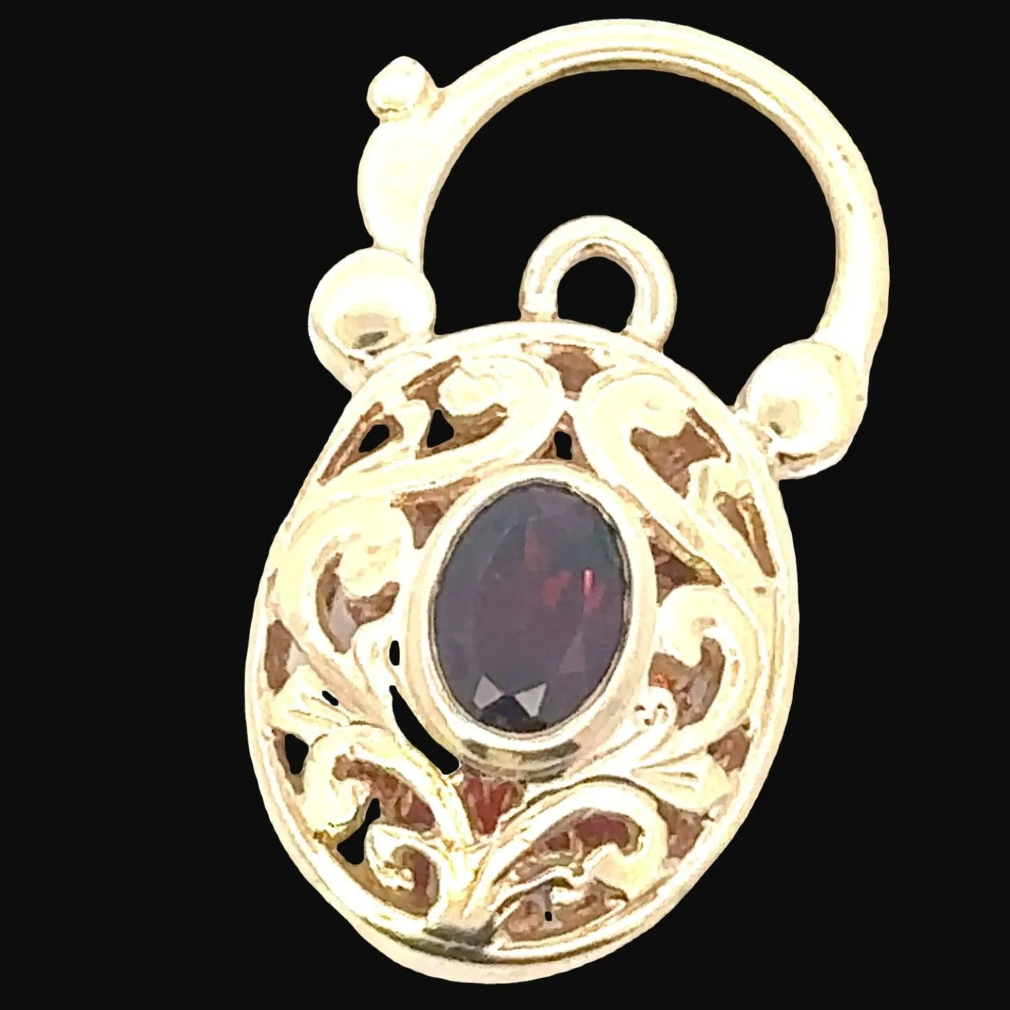 Stunning 9CT Yellow Gold Single Stone Garnet Padlock Pendant