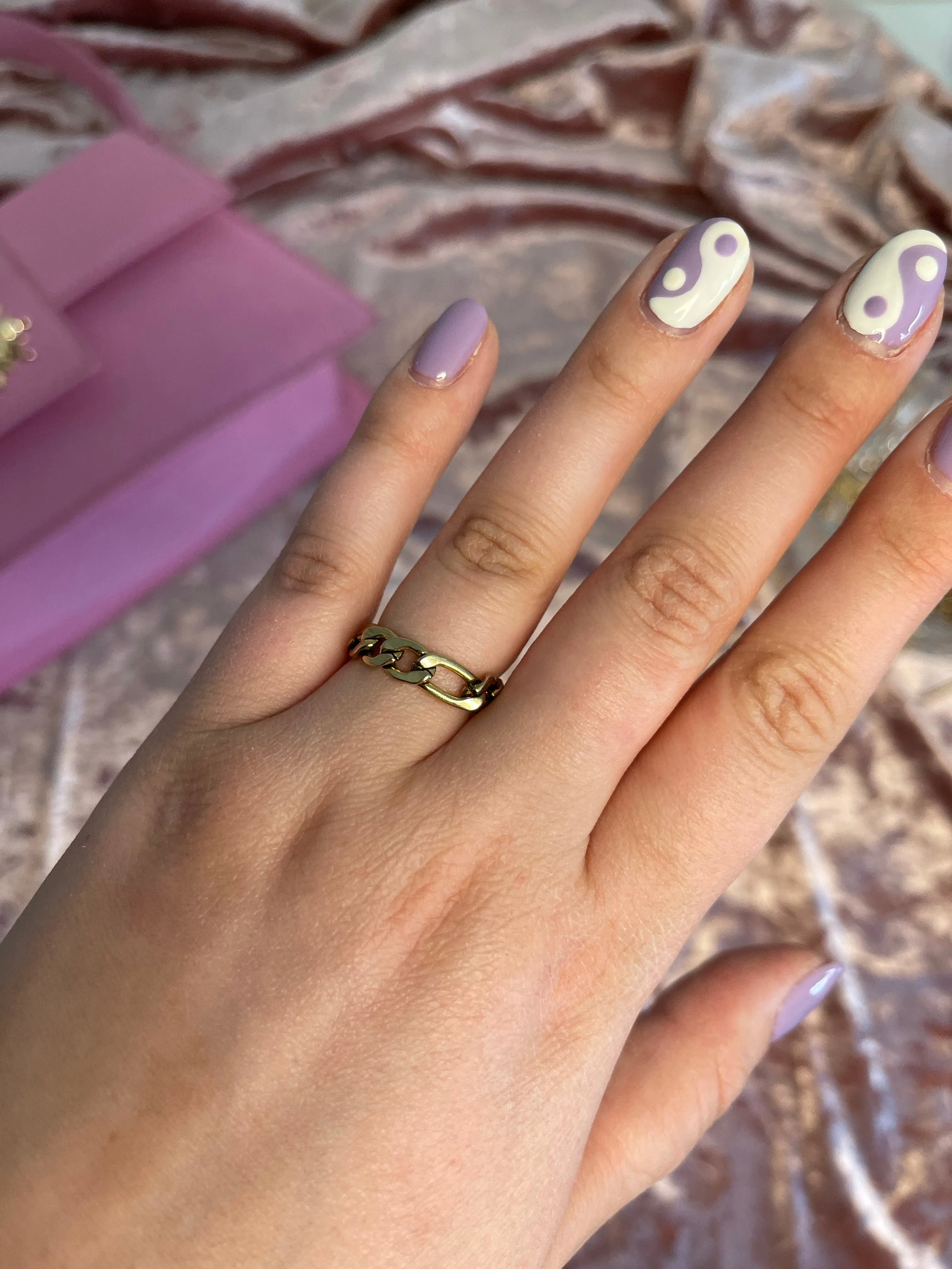 The Genae Chain Ring