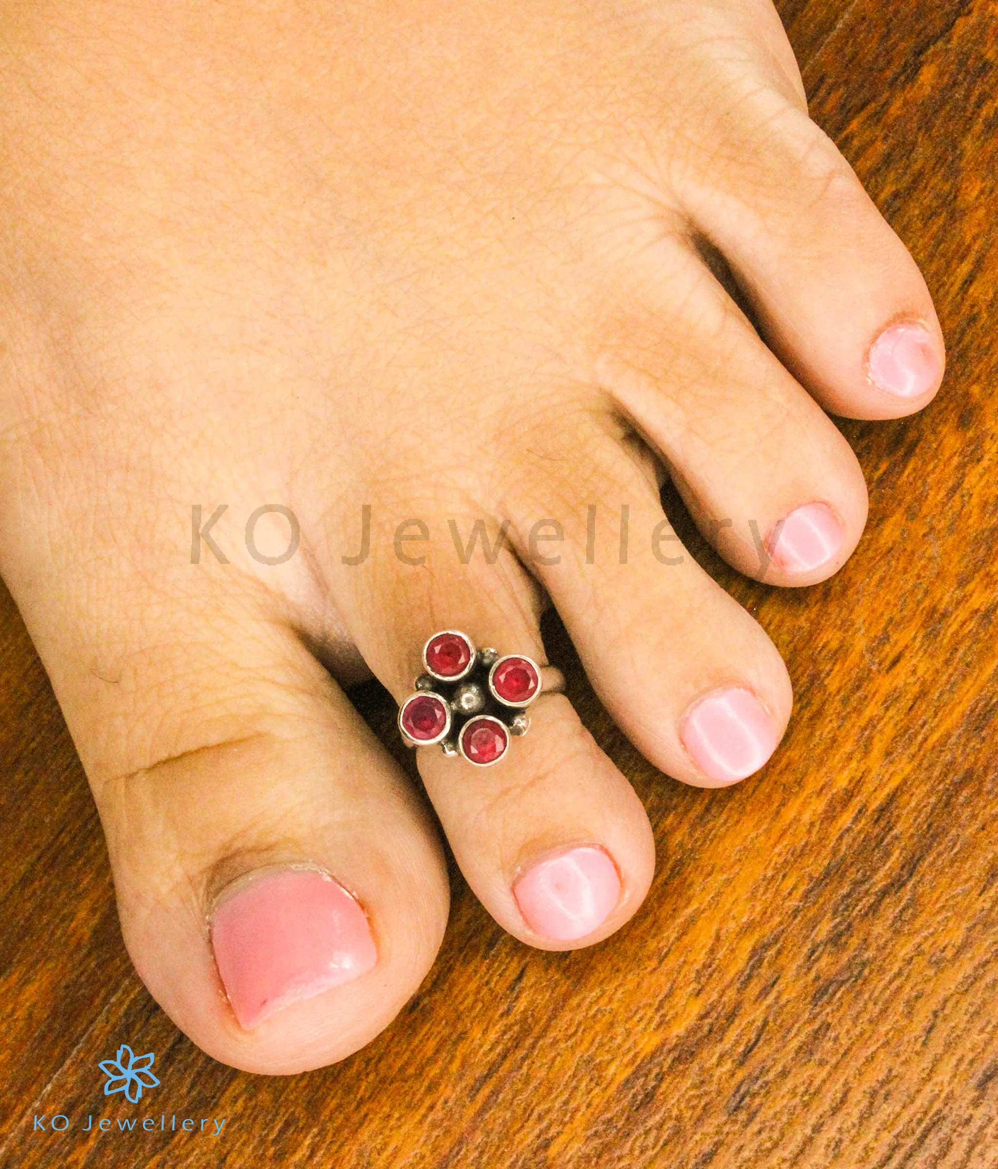 The Kripa Silver Toe-Rings (Red)