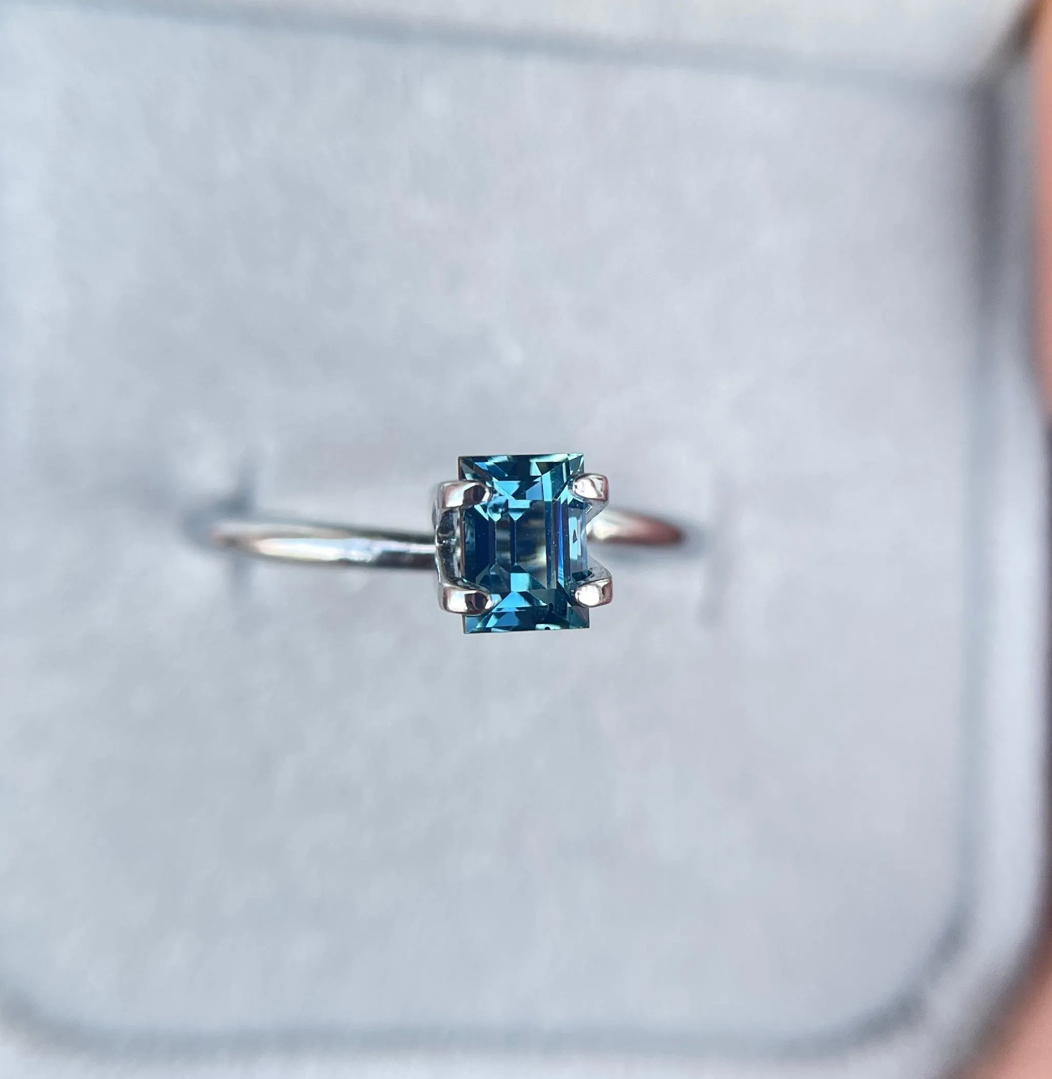 This 0.79 crt Teal Sapphire/ Green sapphire/ bi colour Sapphire/ parti sapphire/ Engagement Ring/ Montana sapphire/ Australian sapphire