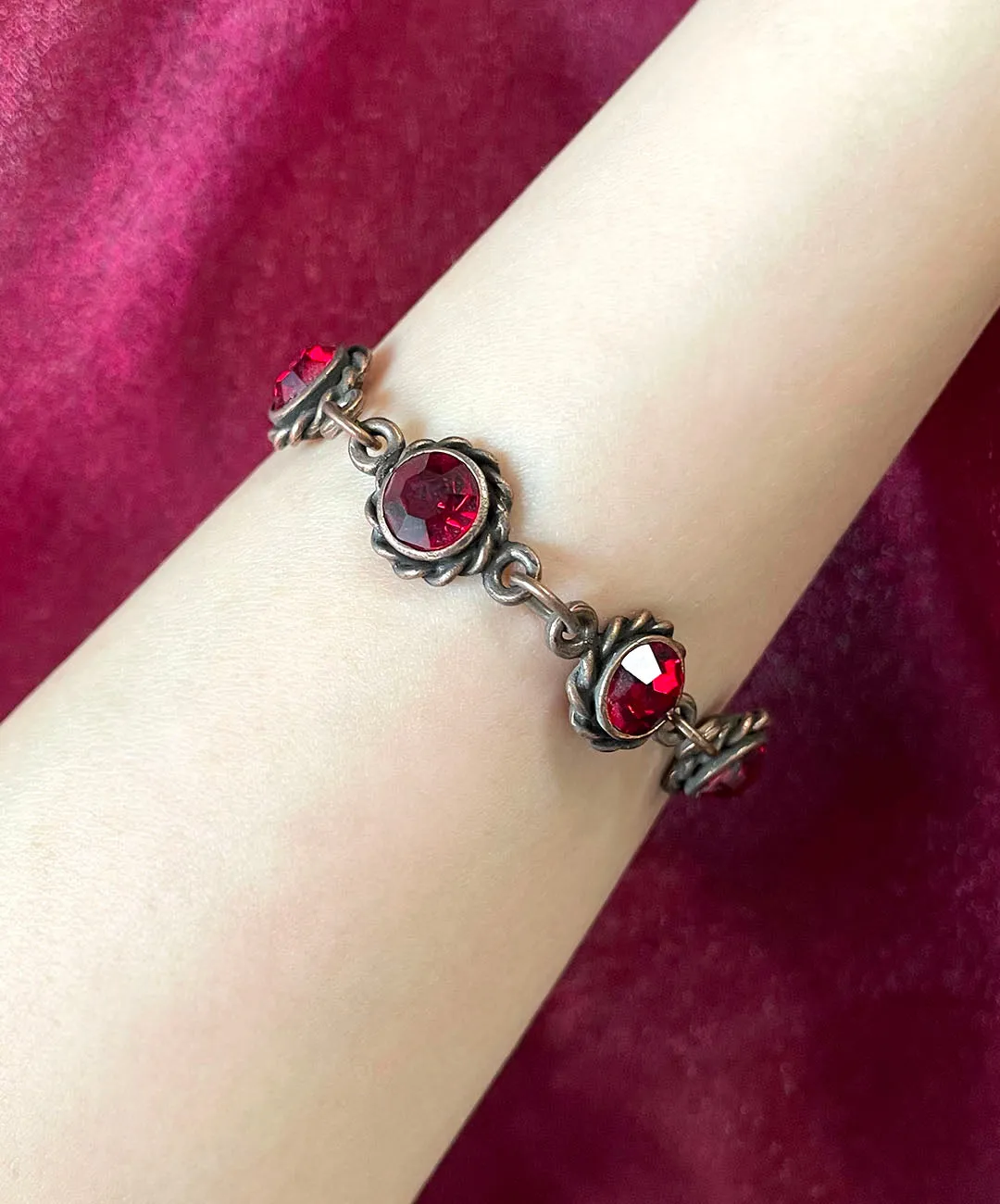 【UK買付】ヴィンテージ ガーネットレッド ガラス ブレスレット/Vintage Garnet Red Glass Bracelet