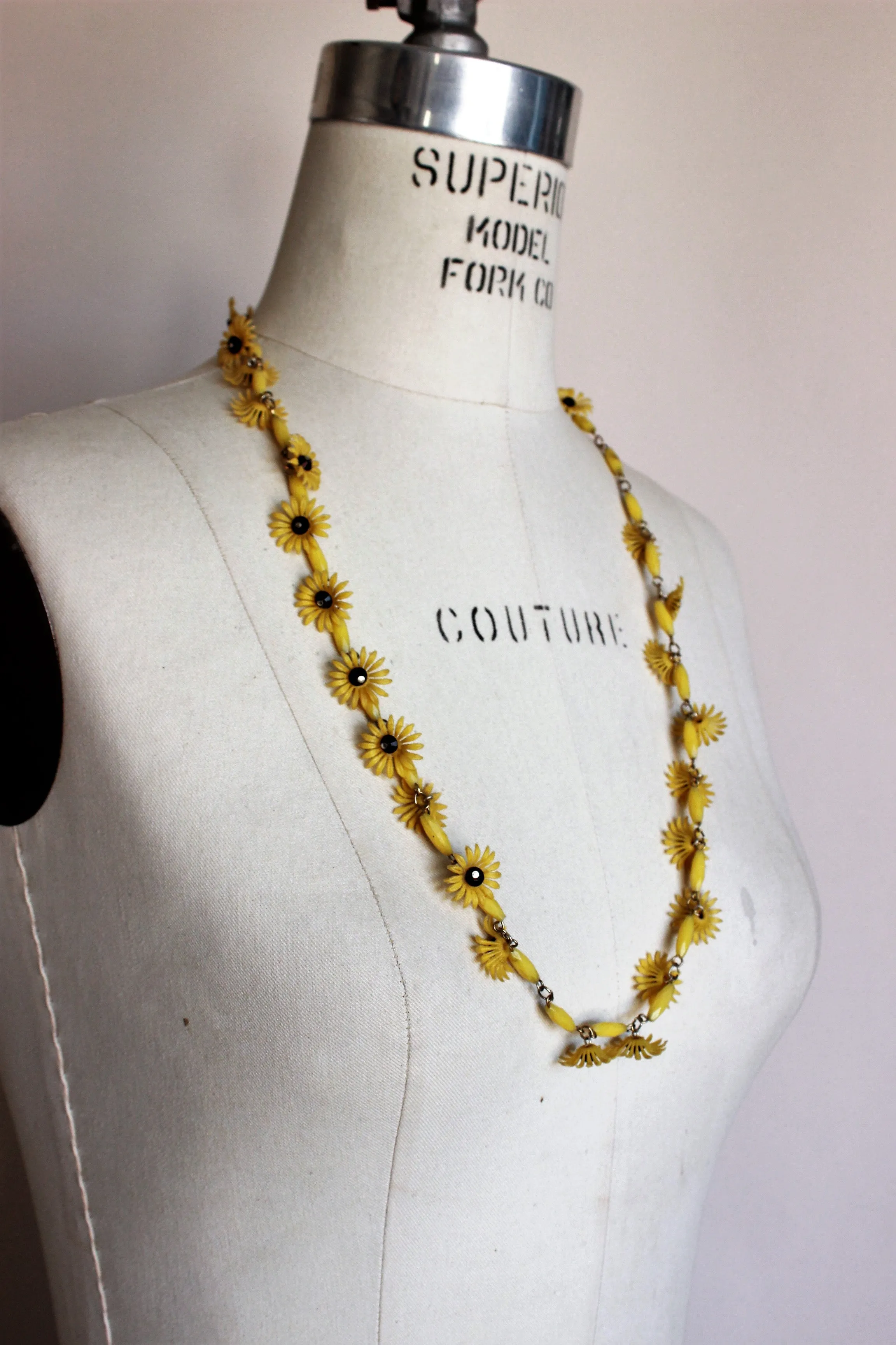 Vintage 1960s Sunflower Necklace