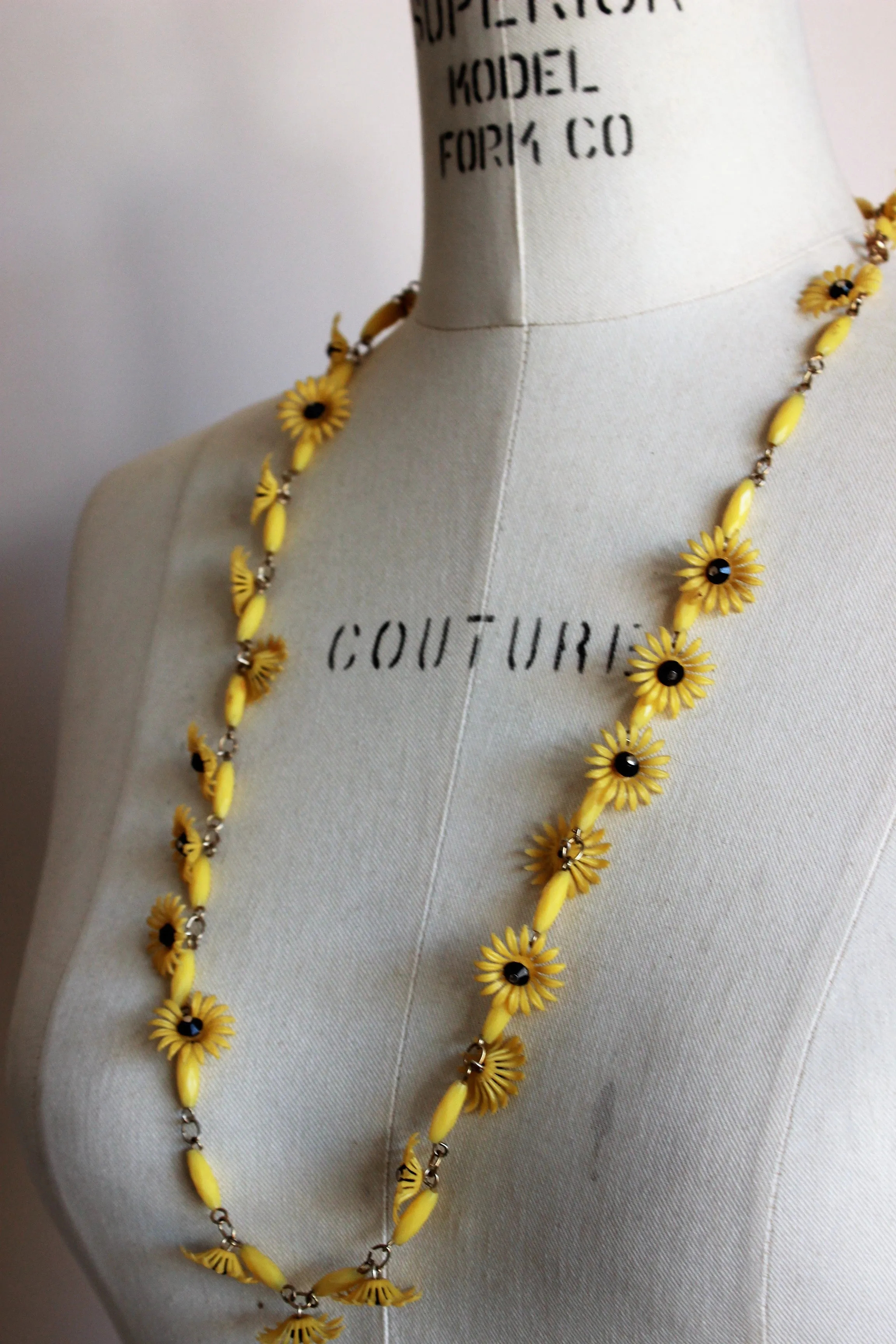 Vintage 1960s Sunflower Necklace