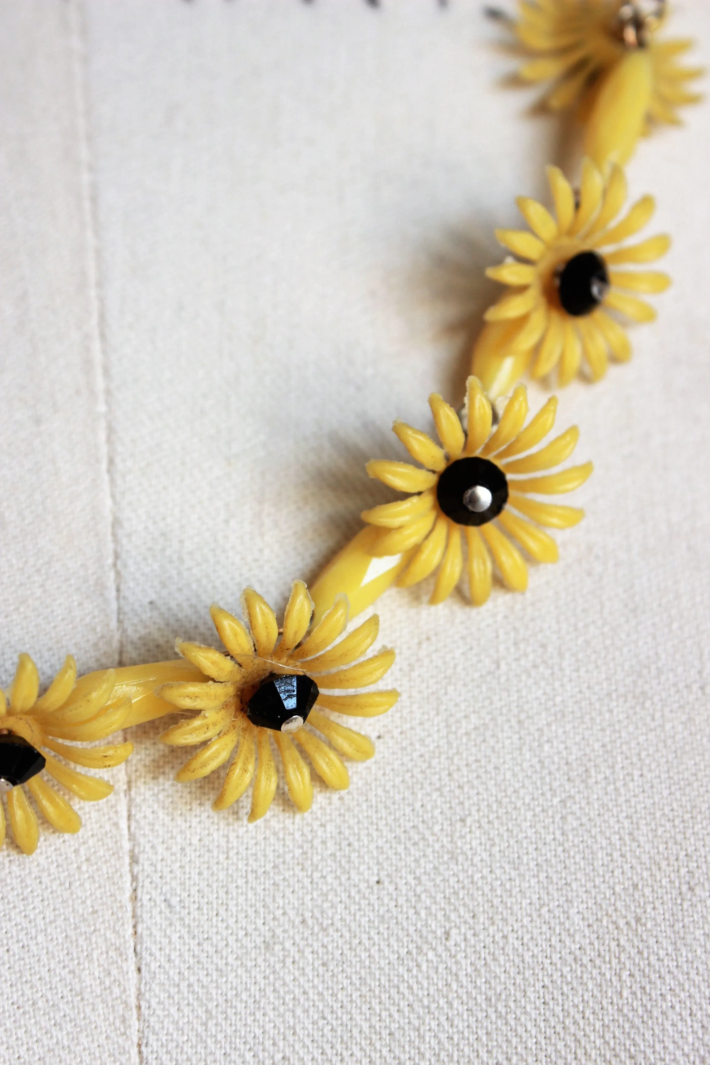 Vintage 1960s Sunflower Necklace