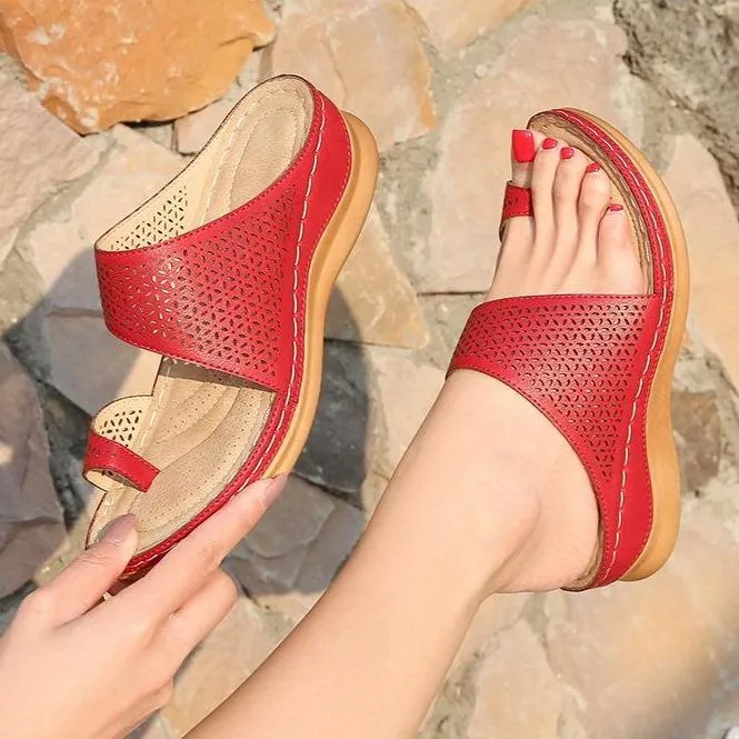 Women ring toe chunky heel 
slide wedge sandals