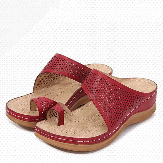 Women ring toe chunky heel 
slide wedge sandals