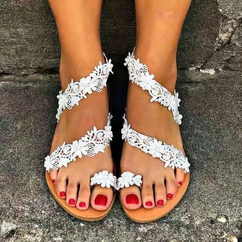 Women ring toe flower strappy slip on flat sandals